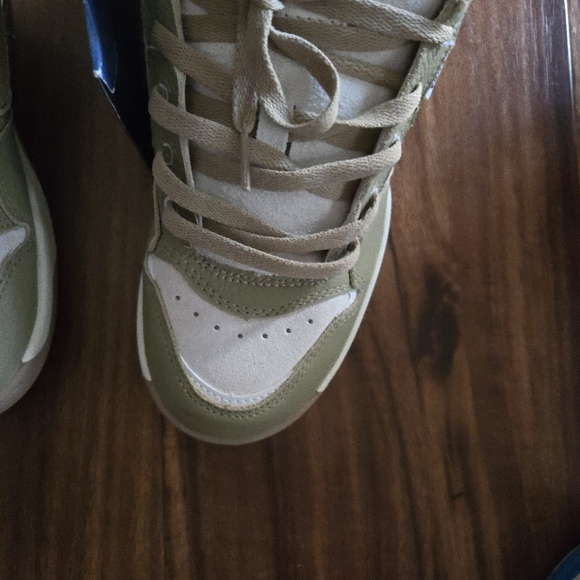 Vans Rowley XLT Premium Skate Men 10.5 Tan And White Suede 022026 - Picture 3 of 9